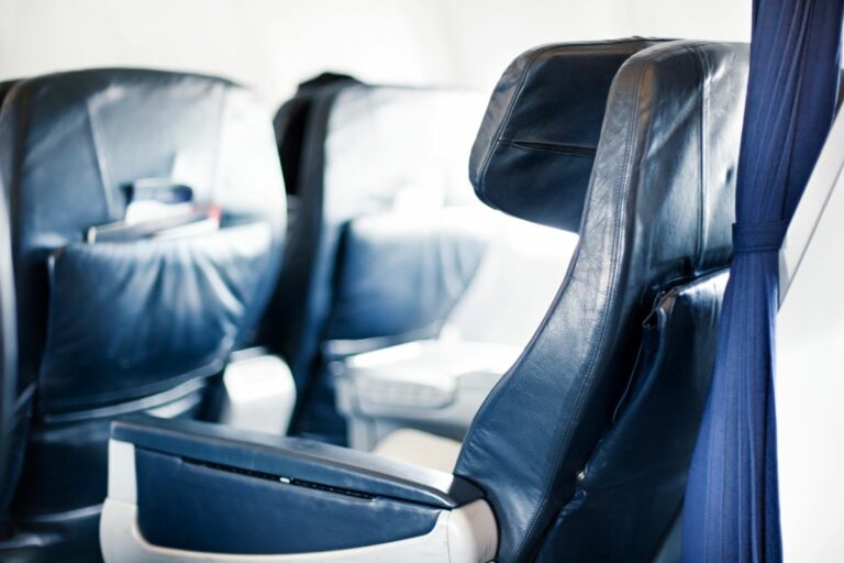 Can You Bring Candles On A Plane (1)