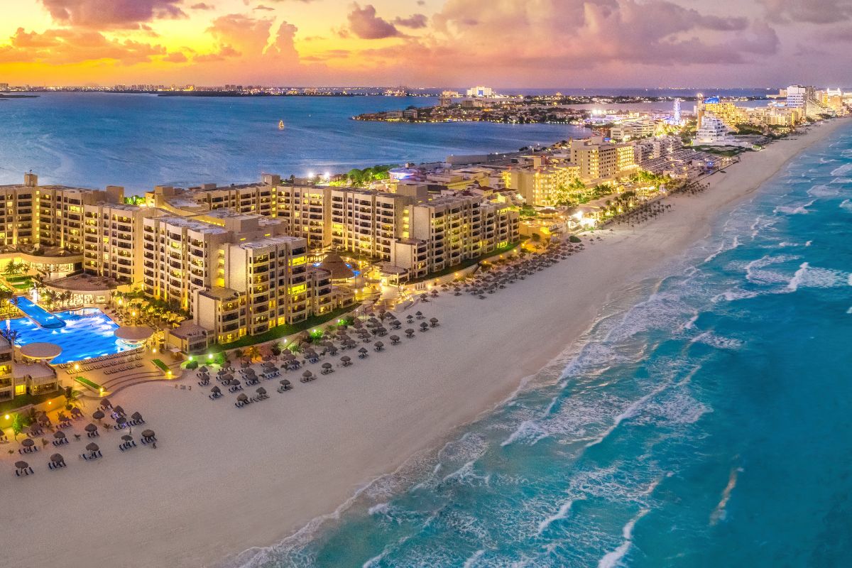How Far Is Playa Del Carmen From Cancun