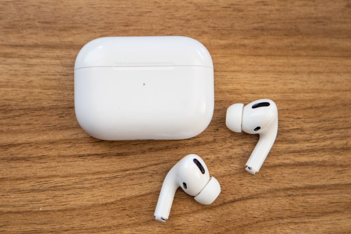 Can You Use Airpods On A Plane