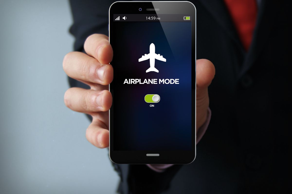 What Happens If You Don't Turn On Airplane Mode (1)