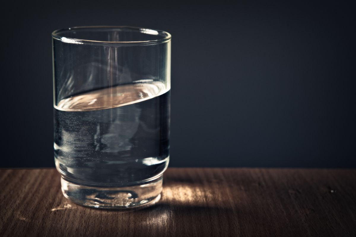 Can You Bring Glass On A Plane (1)