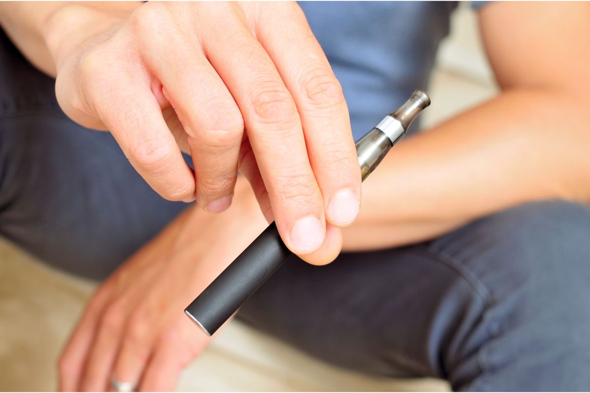 Can You Bring Disposable Vapes On An Airplane (1)