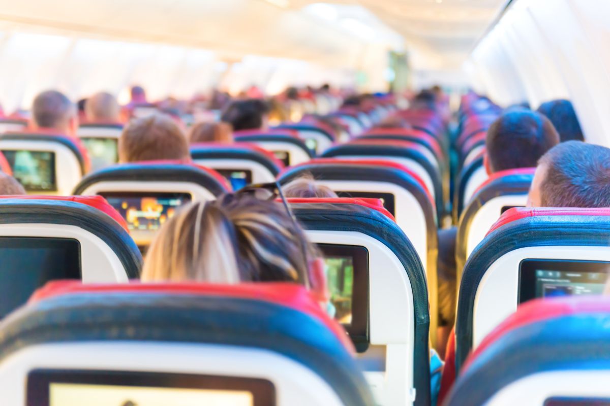 Where Is Seat F On A Plane? [Everything You Need To Know] 