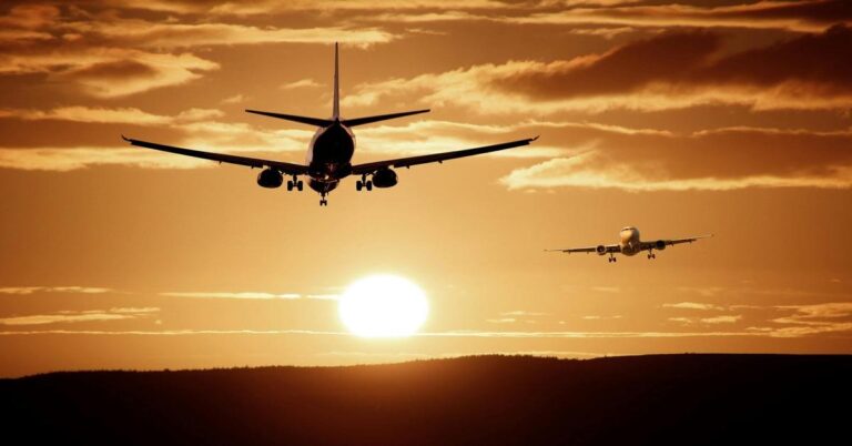 Seasonal Flight Discounts: When to Book for 2025