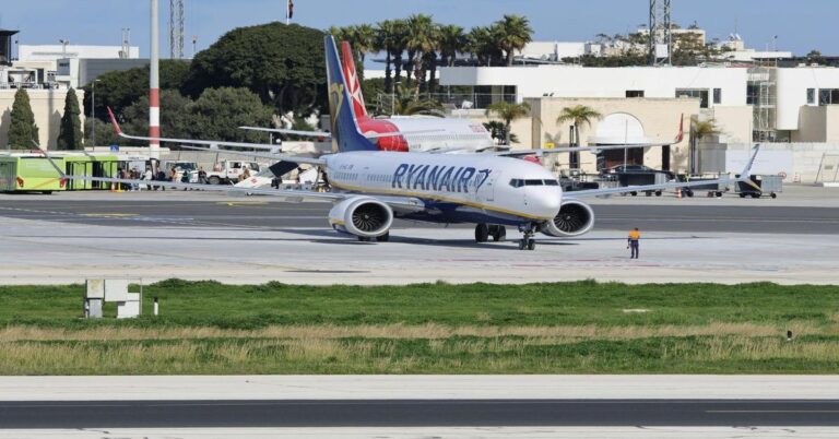 Top 3 Budget Airlines: Fly Smart, Save Big