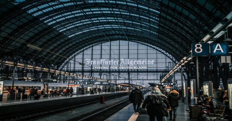 Best Train Travel Apps for Europe in 2025: Book, Track, and Go